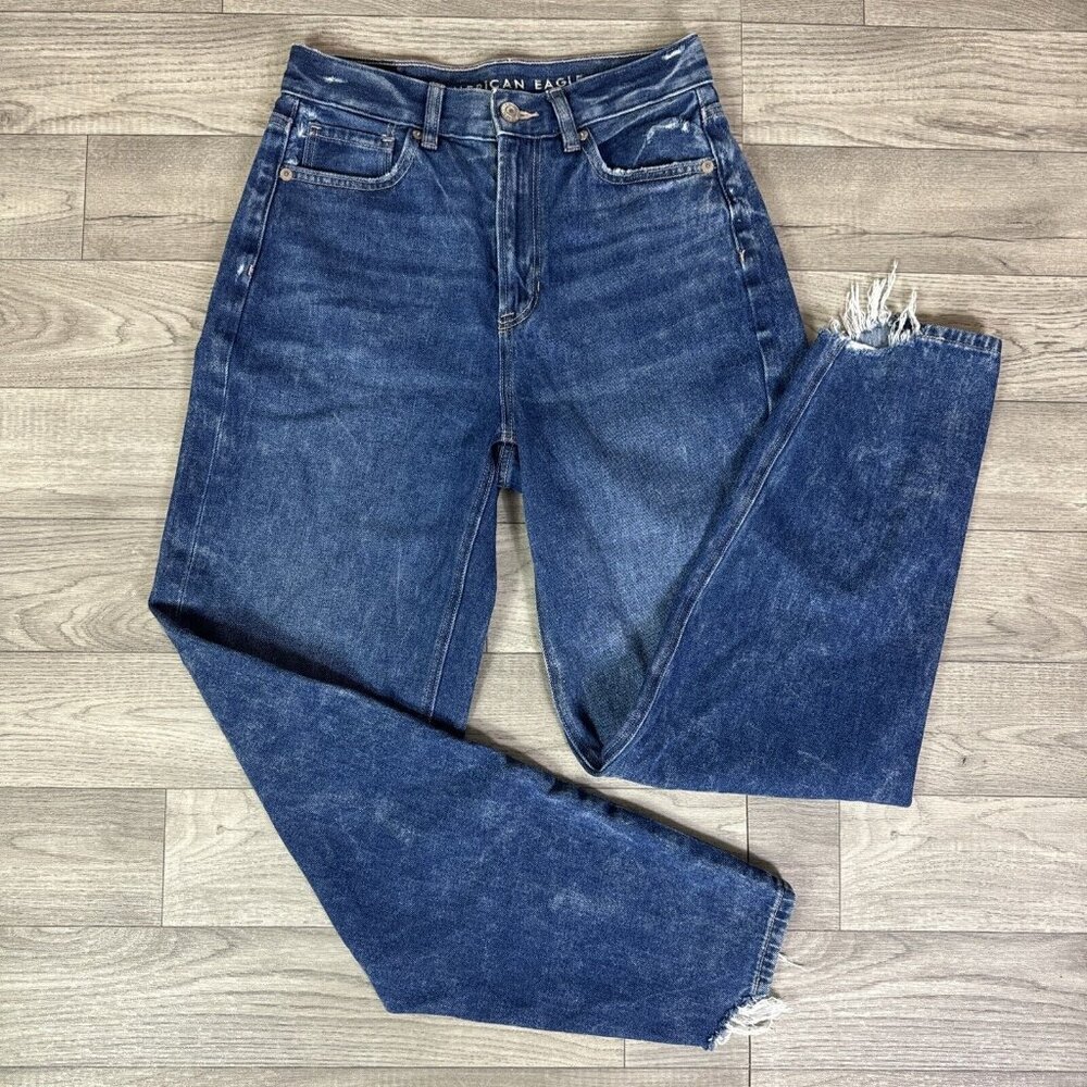 American Eagle Distressed High Rise Relaxed Mom Jeans Medium Wash sz 00